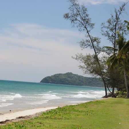 Sabah Beach Villas&Suites Kota Kinabalu Bagian luar foto