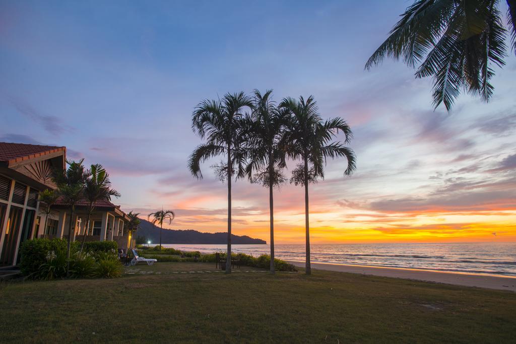 Sabah Beach Villas&Suites Kota Kinabalu Bagian luar foto