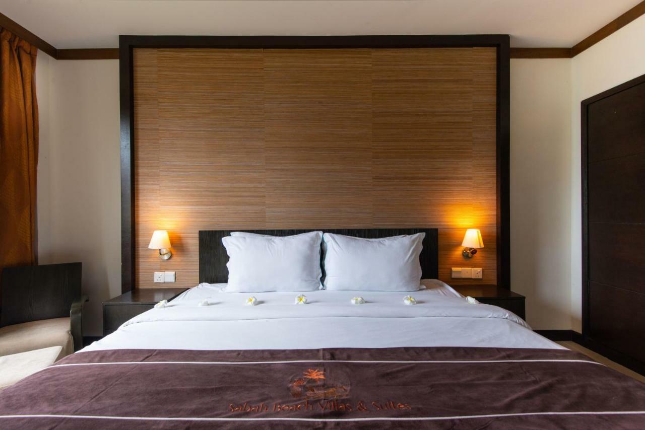 Sabah Beach Villas&Suites Kota Kinabalu Bagian luar foto