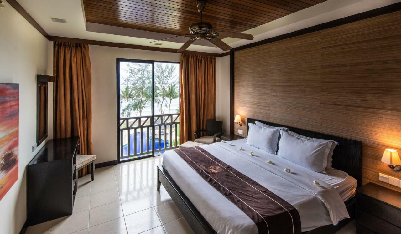 Sabah Beach Villas&Suites Kota Kinabalu Bagian luar foto