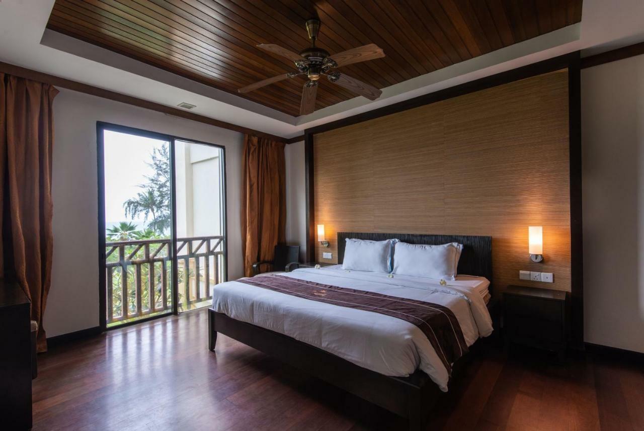 Sabah Beach Villas&Suites Kota Kinabalu Bagian luar foto