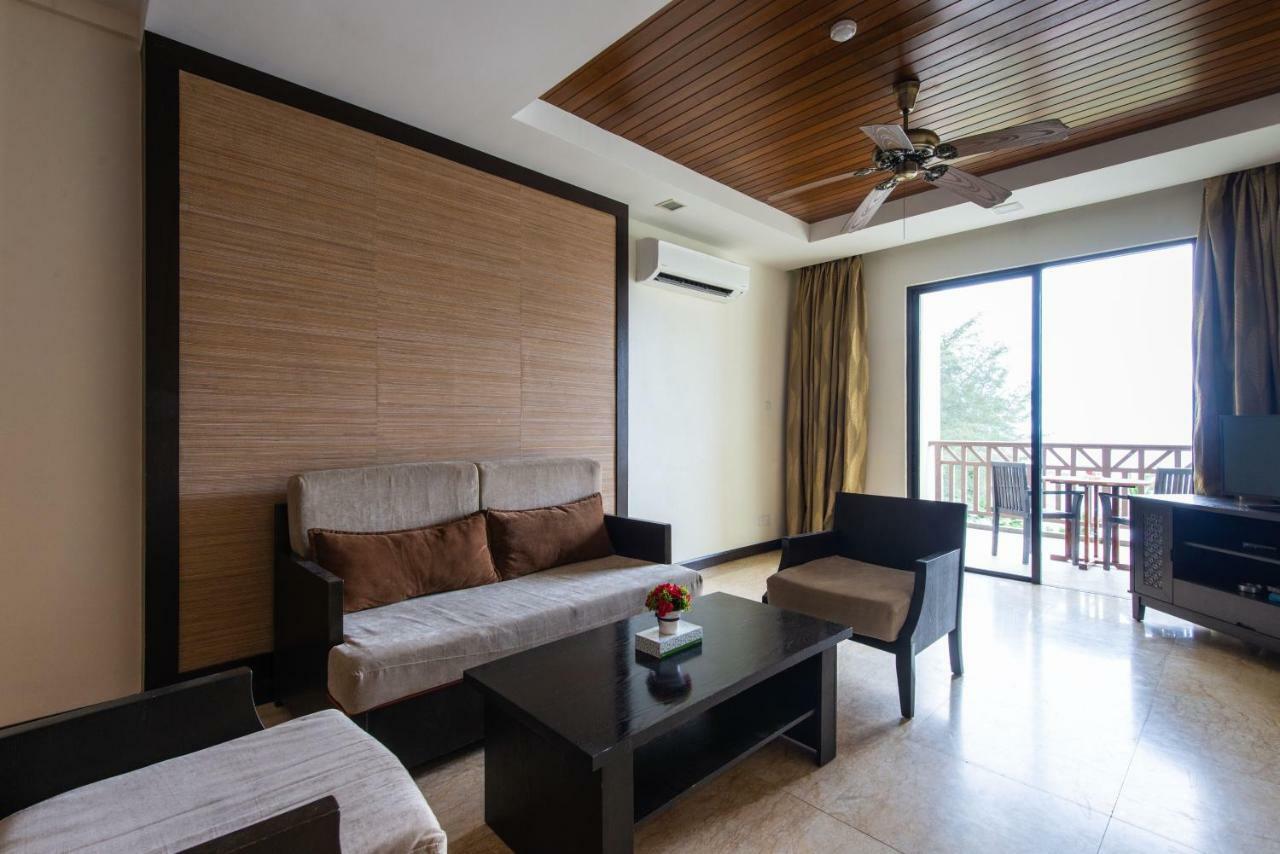 Sabah Beach Villas&Suites Kota Kinabalu Bagian luar foto